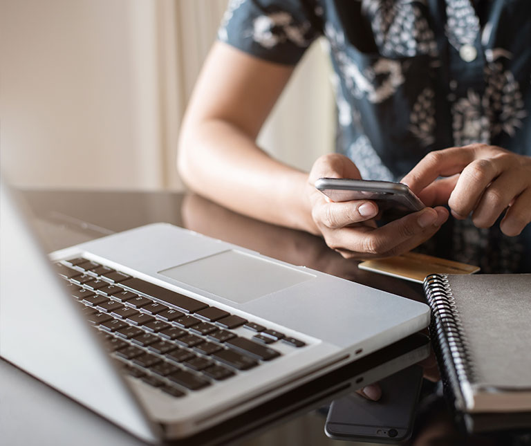 omni-channel-laptop